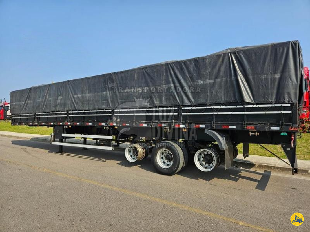 CARRETA SEMI-REBOQUE GRANELEIRO Transportadora Luz Divina  CAMPO LARGO PARANÁ PR